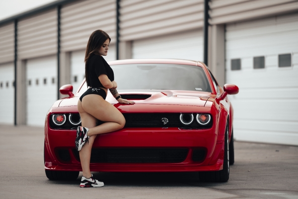 Chey Joins the ShockerRacing Girls_1