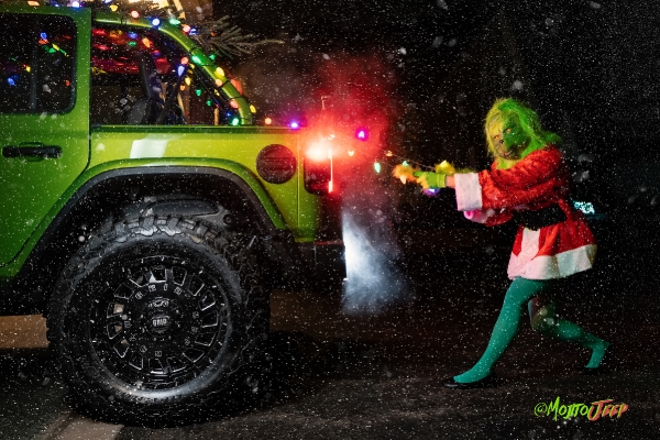 Mojito Grinch Steals Christmas - JR Photon Photoshoot_4
