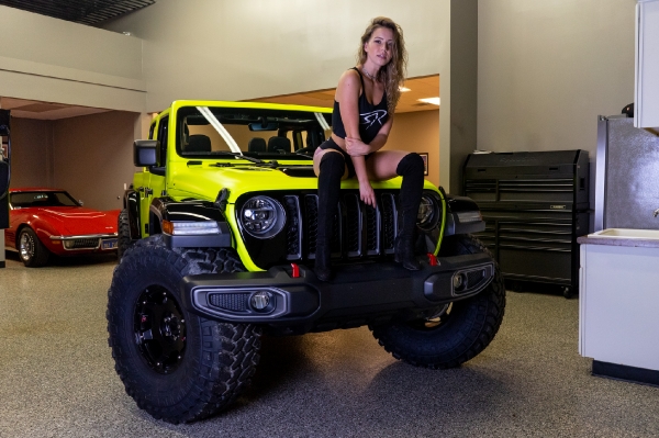 Neon Gladiator with Sarah aka Sen.Cityy_10