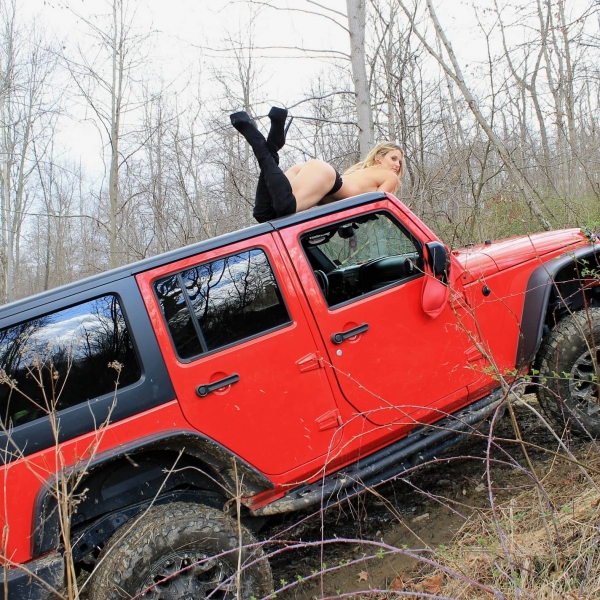 Nicole Lynn aka Mopar Model_3