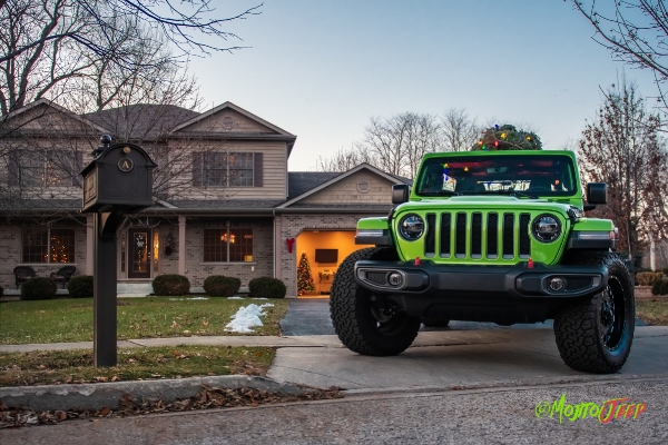 Mojito Jeep Christmas Photoshoot by JR Photon