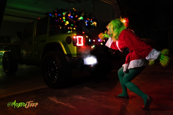 Mojito Jeep Christmas Photoshoot by JR Photon