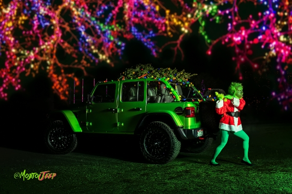 Mojito Jeep Christmas Photoshoot by JR Photon