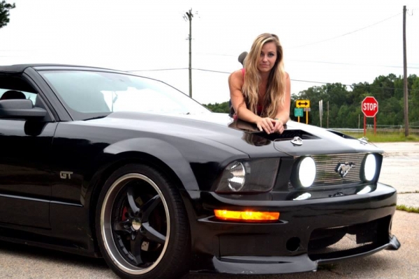 Taylor Sloan with her 2005 Ford Mustang GT_3