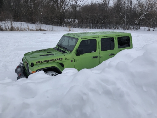 Mojito Jeep JL Playing in the Snow_3
