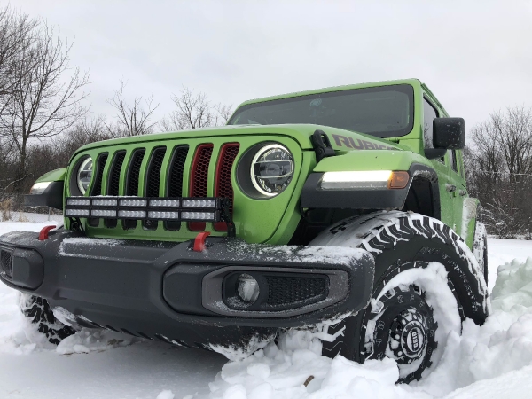 Mojito Jeep JL Playing in the Snow_4