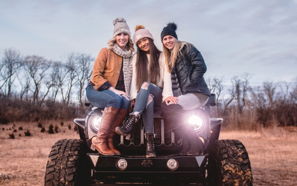 Winter Jeep Photo Shoot with JR Photon featuring Jeep Girls_8